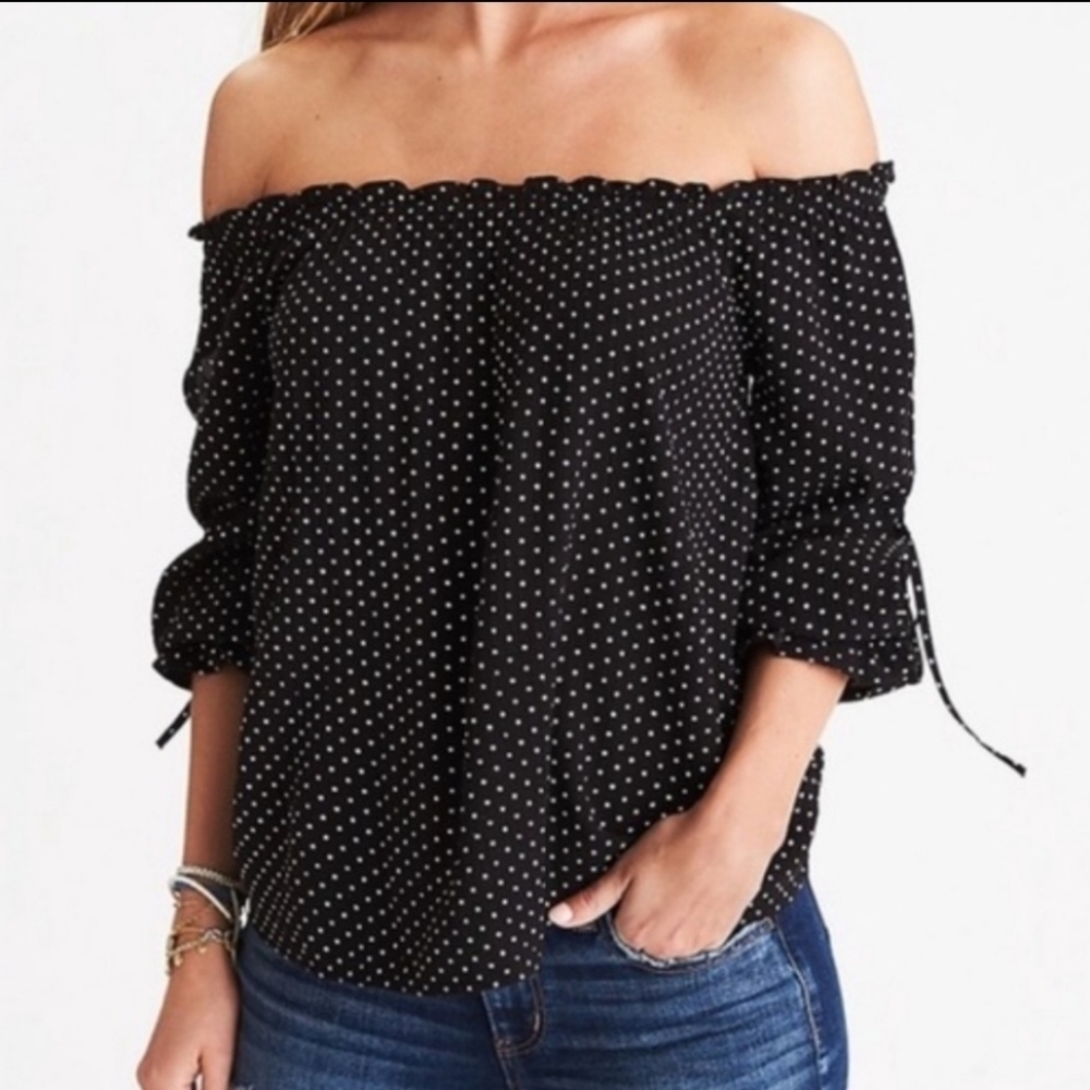 𝅺American Eagle Outfitter offshoulder blouse size small